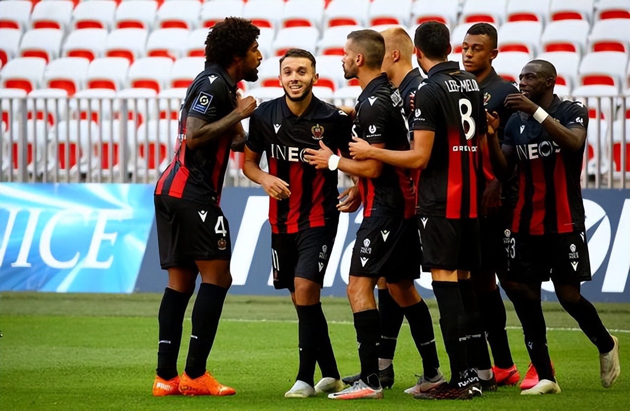 开云体育-里昂发布备战花絮，今晚刷新队史纪录，荷甲任务艰巨，赛季目标并未改变的简单介绍-开云体育