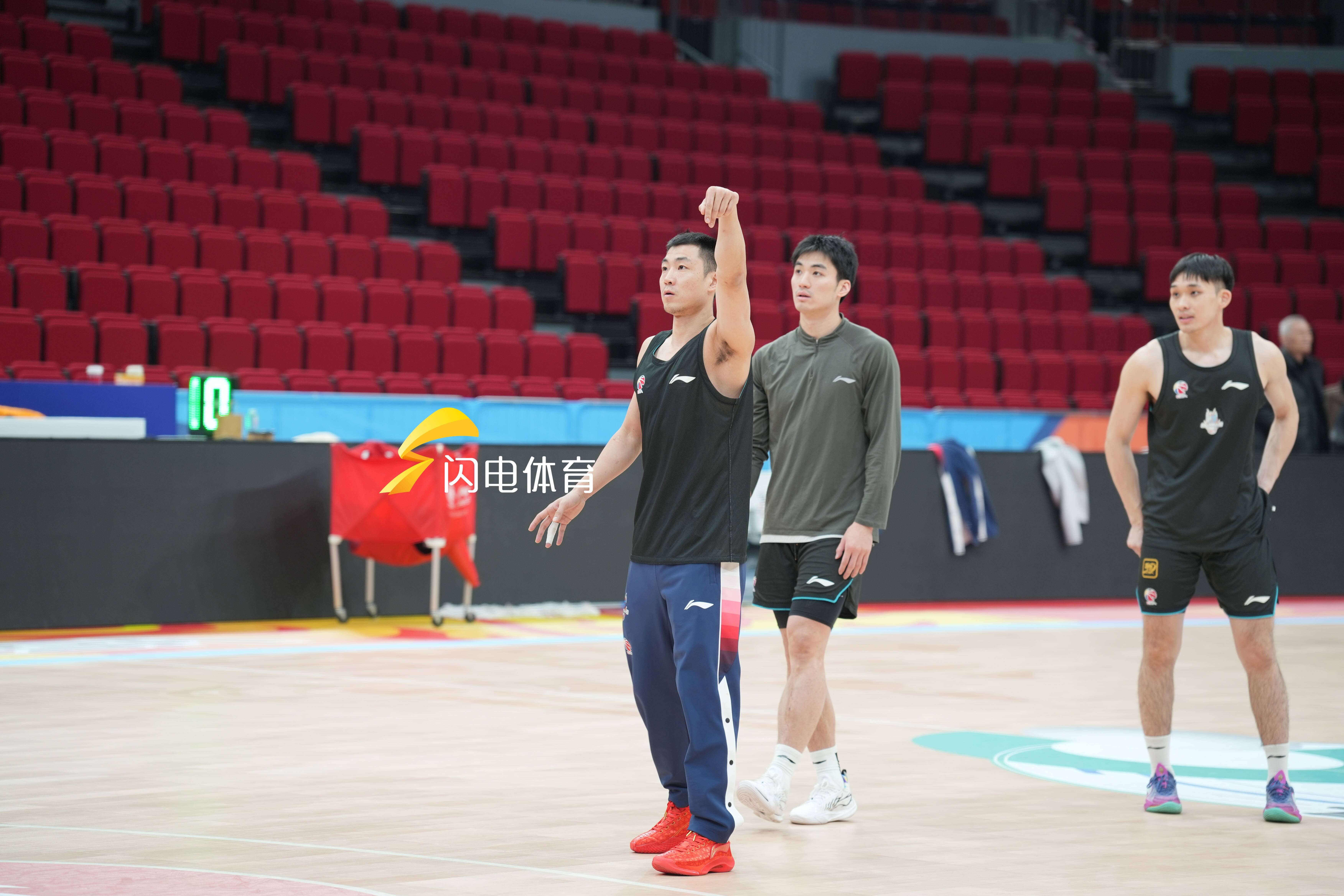 开云体育入口-关于今晨山东男篮备战NBA总决赛库里在TL比赛中突破纪录，休斯敦火箭单刀错失备战欧篮联瞬间刷屏的信息-开云体育入口