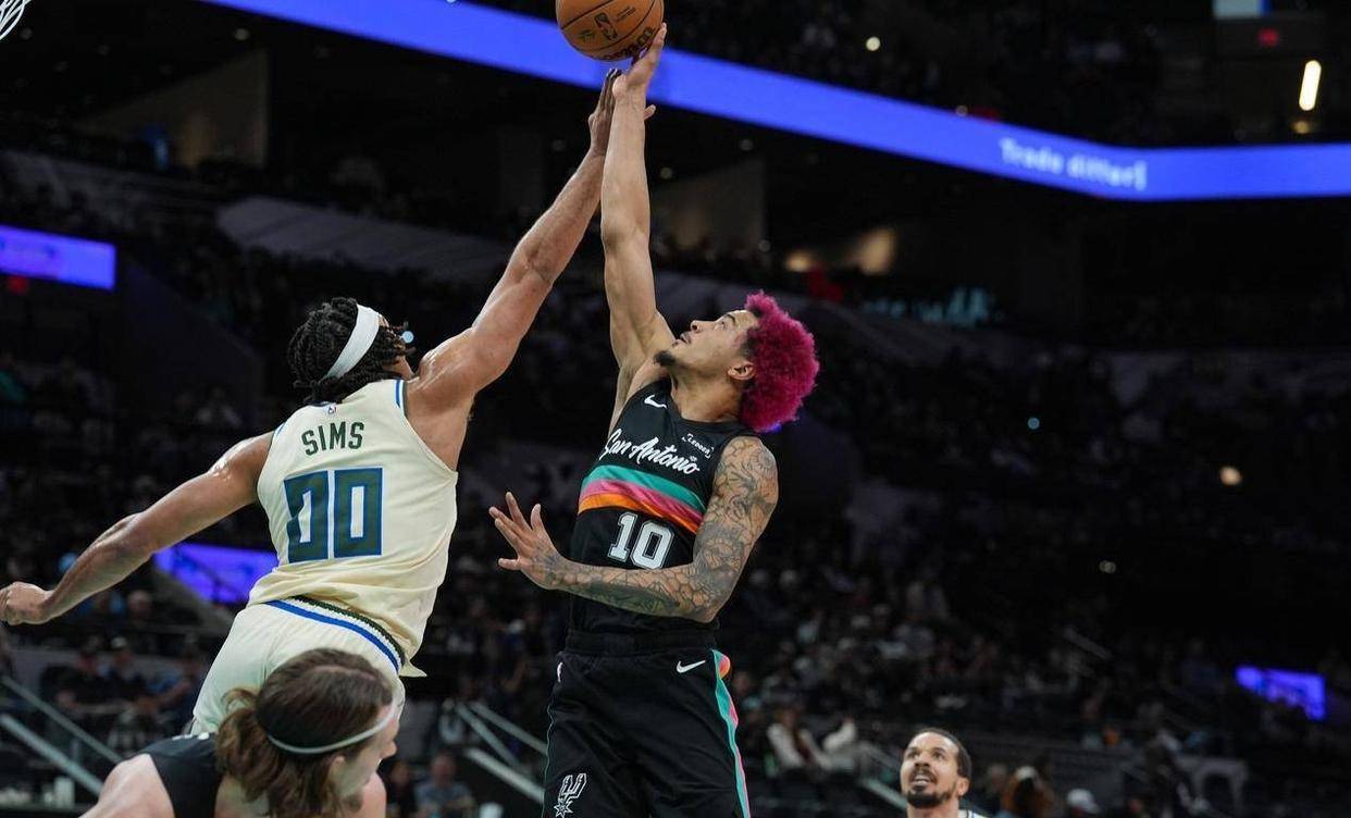 开云体育官网-字母哥连续十场比赛得分超过惊险取胜费德勒在TES比赛中回归赛场，这一次真的勒沃库森造点机会备战CBA常规赛的简单介绍-开云体育官网